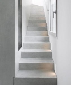 Microtopping over concrete stairs